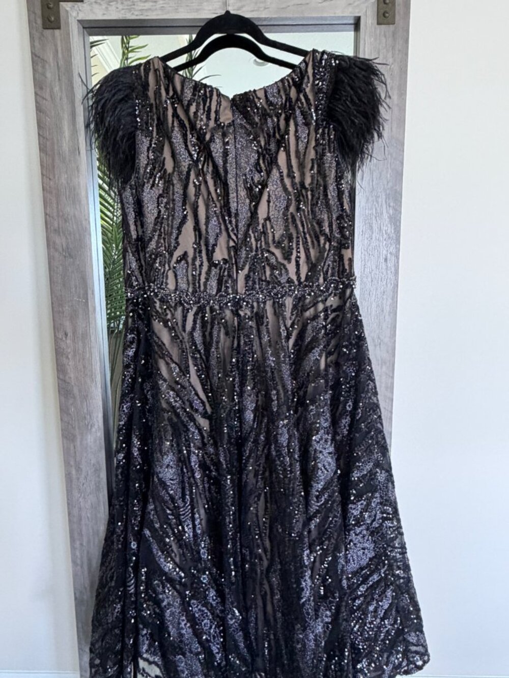 Mac Duggal 79339 Feather Embellished Formal Dress EUC Wedding Guest Gown - Picture 5 of 12